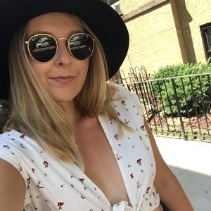 Meet your Posher, Brooke